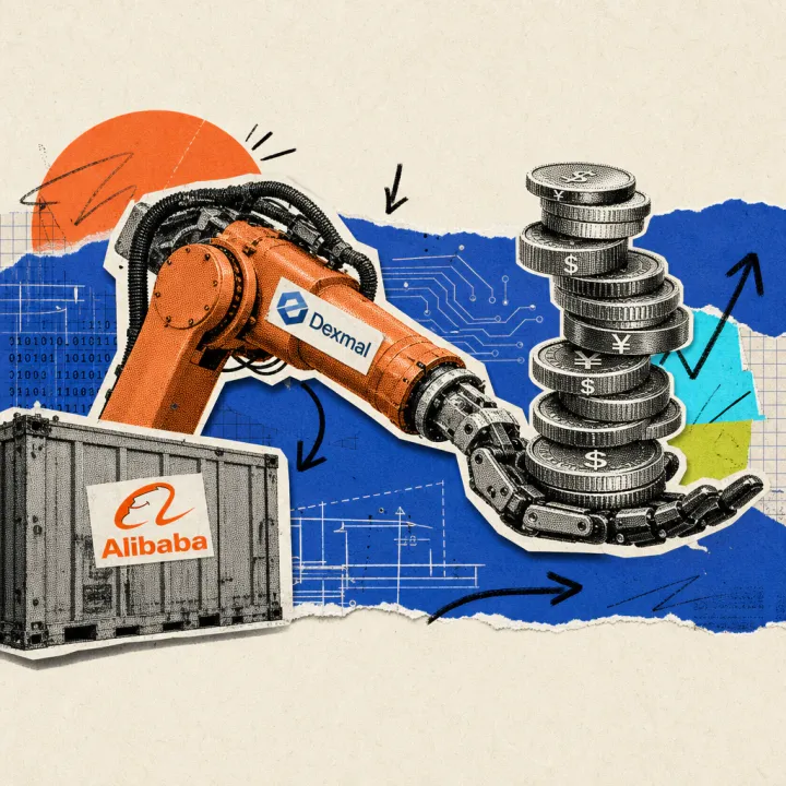 Ein Industrieroboterarm mit Dexmal-Logo-Aufkleber balanciert einen Münzturm aus Yuan- und Dollarmünzen, im Hintergrund eine Frachtkiste mit Alibaba-Logo.