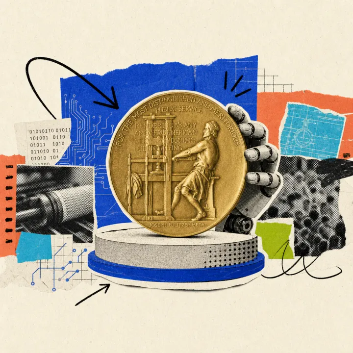 Eine Pulitzer-Preismedaille steht auf einem Podest, eine Roboterhand stützt sie von hinten